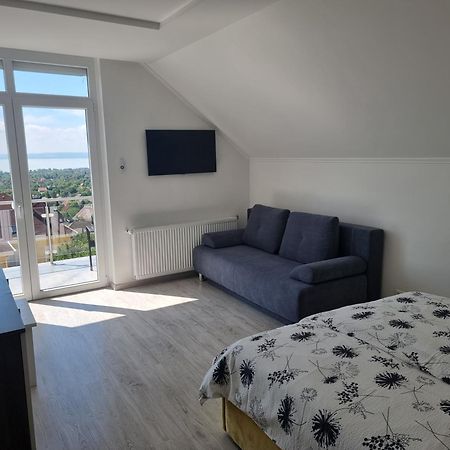 Lakeview Apartments Balatonfuered Экстерьер фото