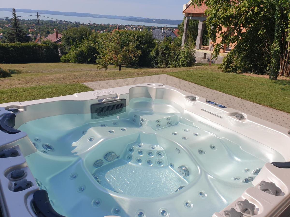 Lakeview Apartments Balatonfuered Экстерьер фото