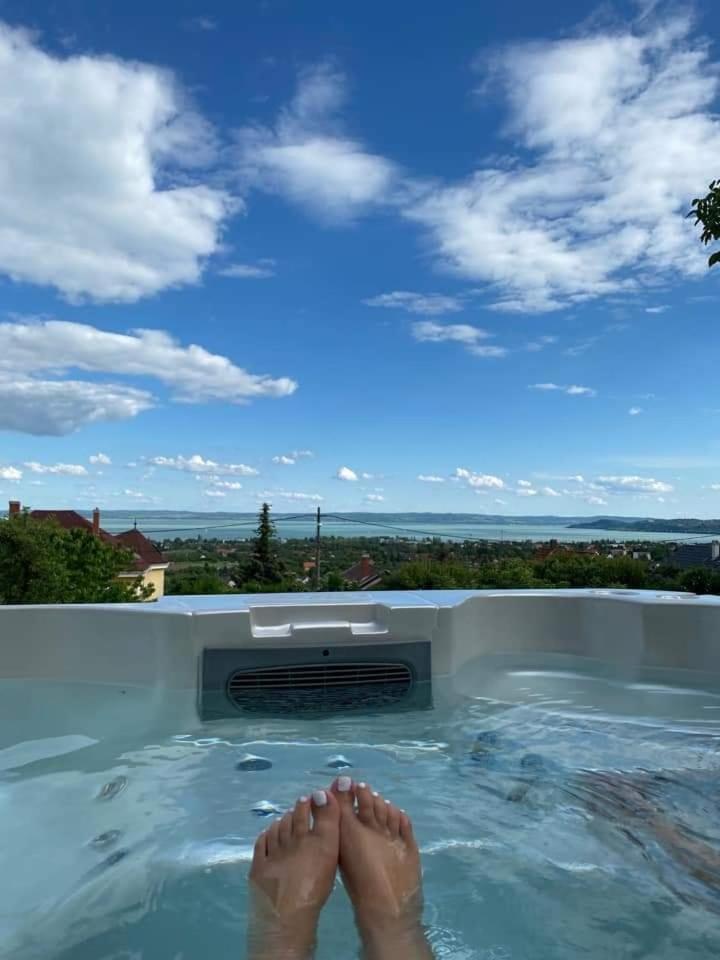 Lakeview Apartments Balatonfuered Экстерьер фото