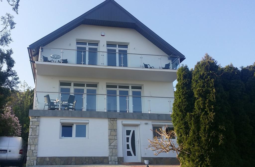 Lakeview Apartments Balatonfuered Экстерьер фото
